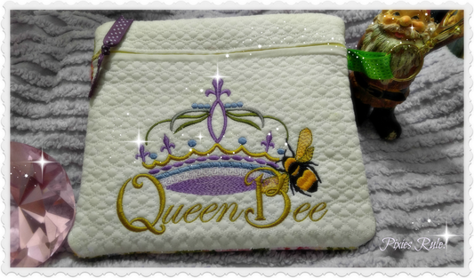 Queen Bee 5x7 Zipper Pouch